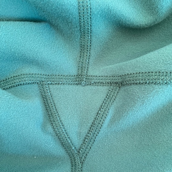 Beyond Yoga Cropped Leggings - Picture 7 of 7